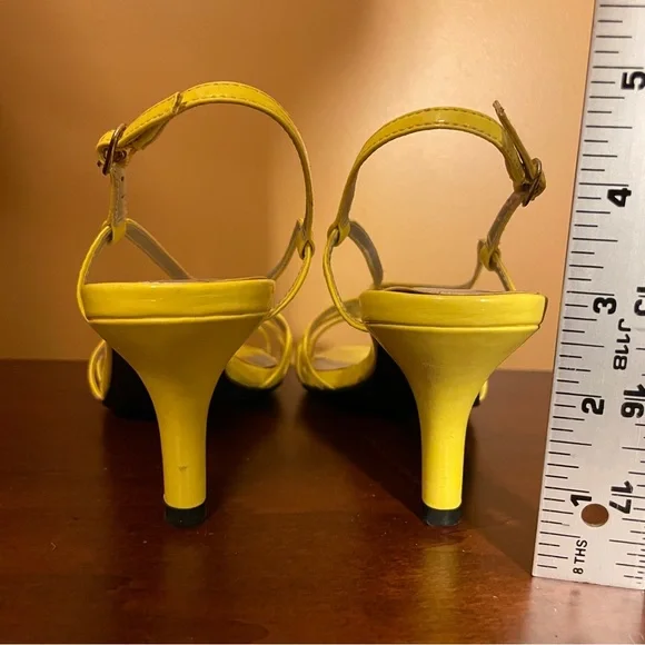 Naturalizer Yellow Heel Sandals, size 6.5 - Picture 7 of 11